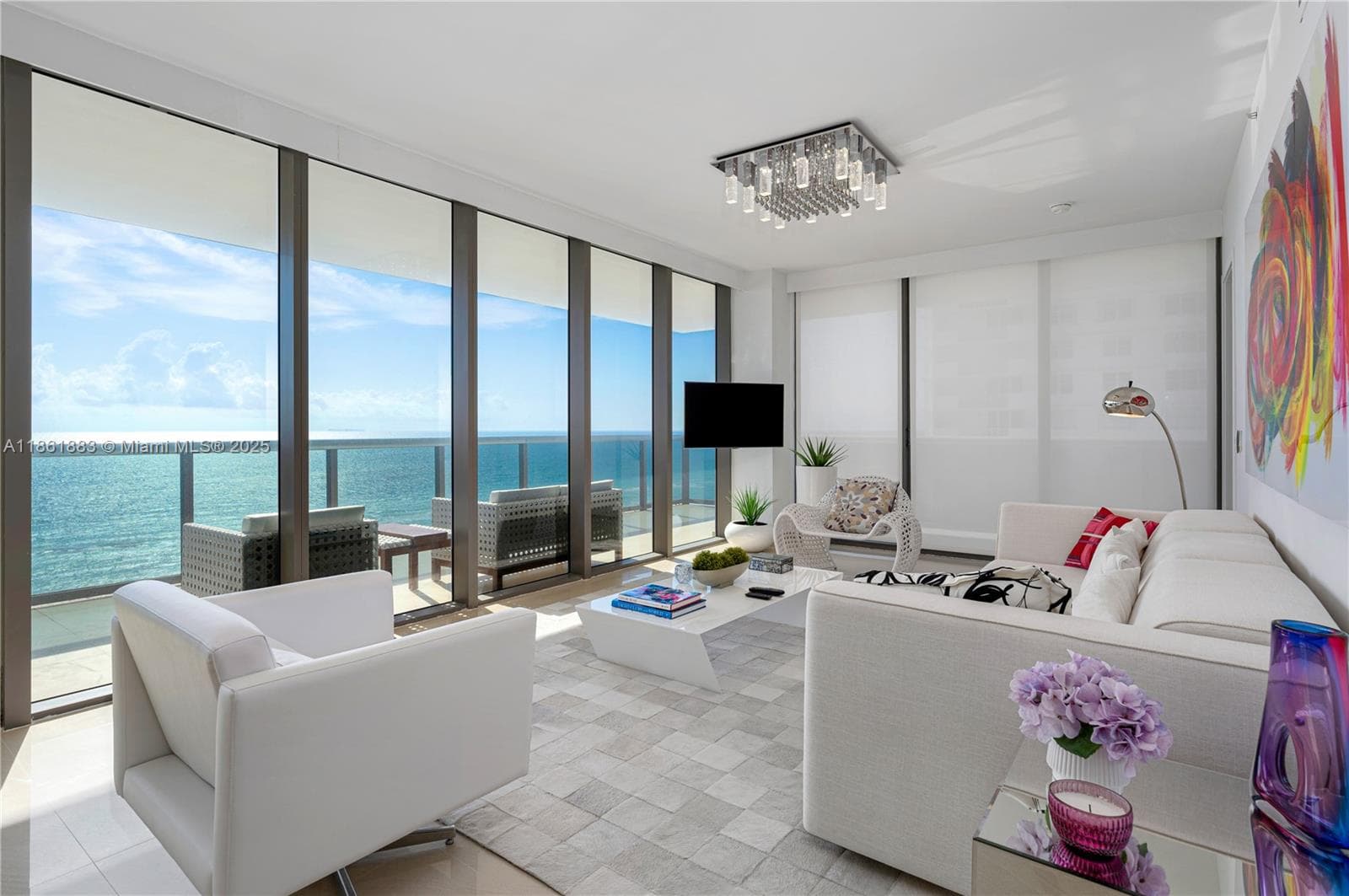 A11861883 — Miami Beach — 12
