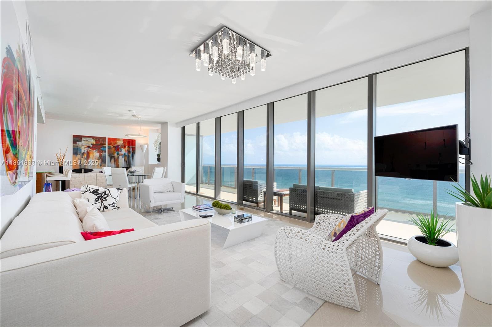 A11861883 — Miami Beach — 9