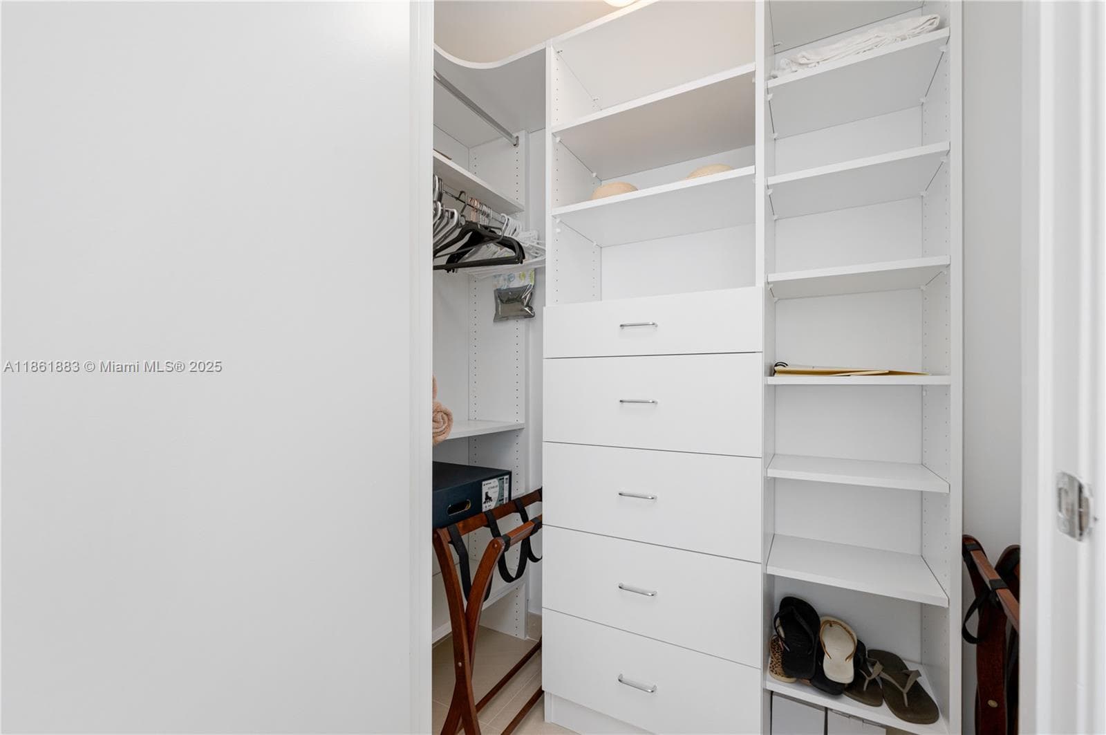 A11861883 — Miami Beach — 49