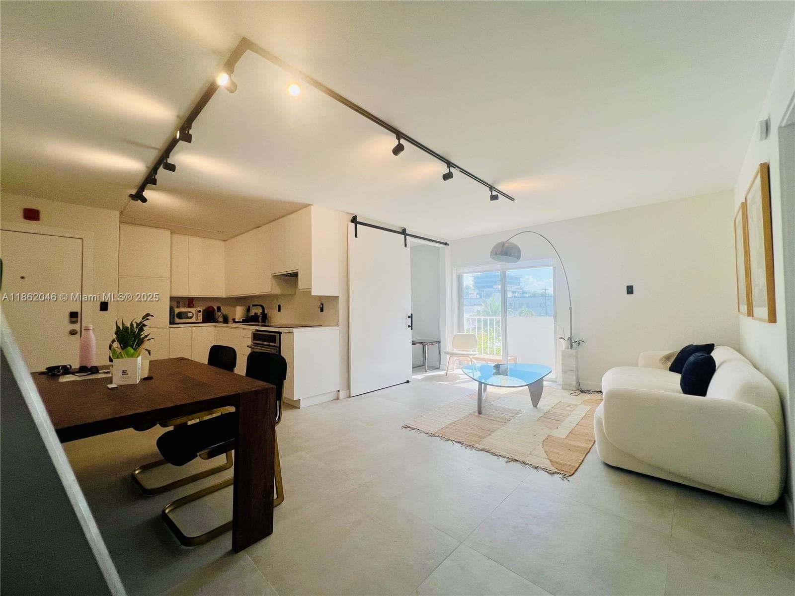 A11862046 — Miami Beach — 8