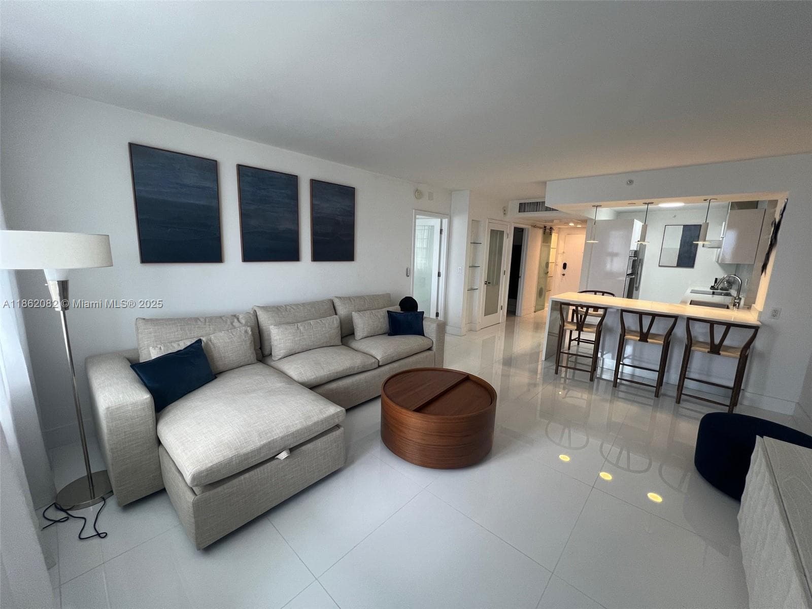 A11862082 — Miami Beach — 2