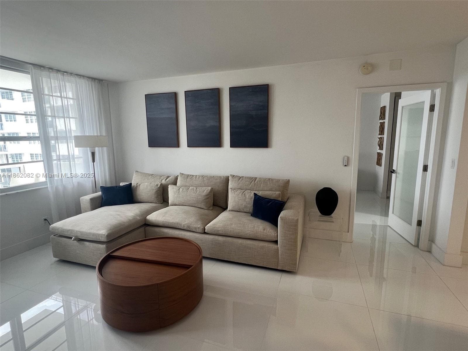 A11862082 — Miami Beach — 3