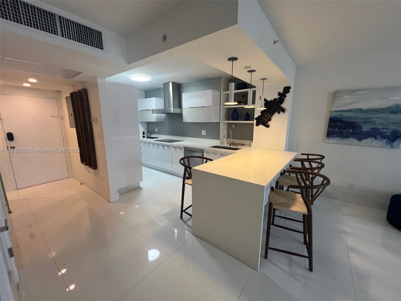 A11862082 — Miami Beach — 20