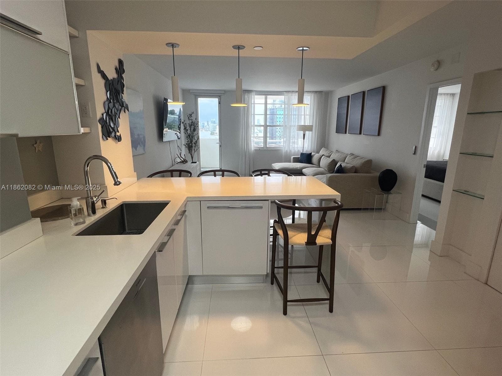 A11862082 — Miami Beach — 9