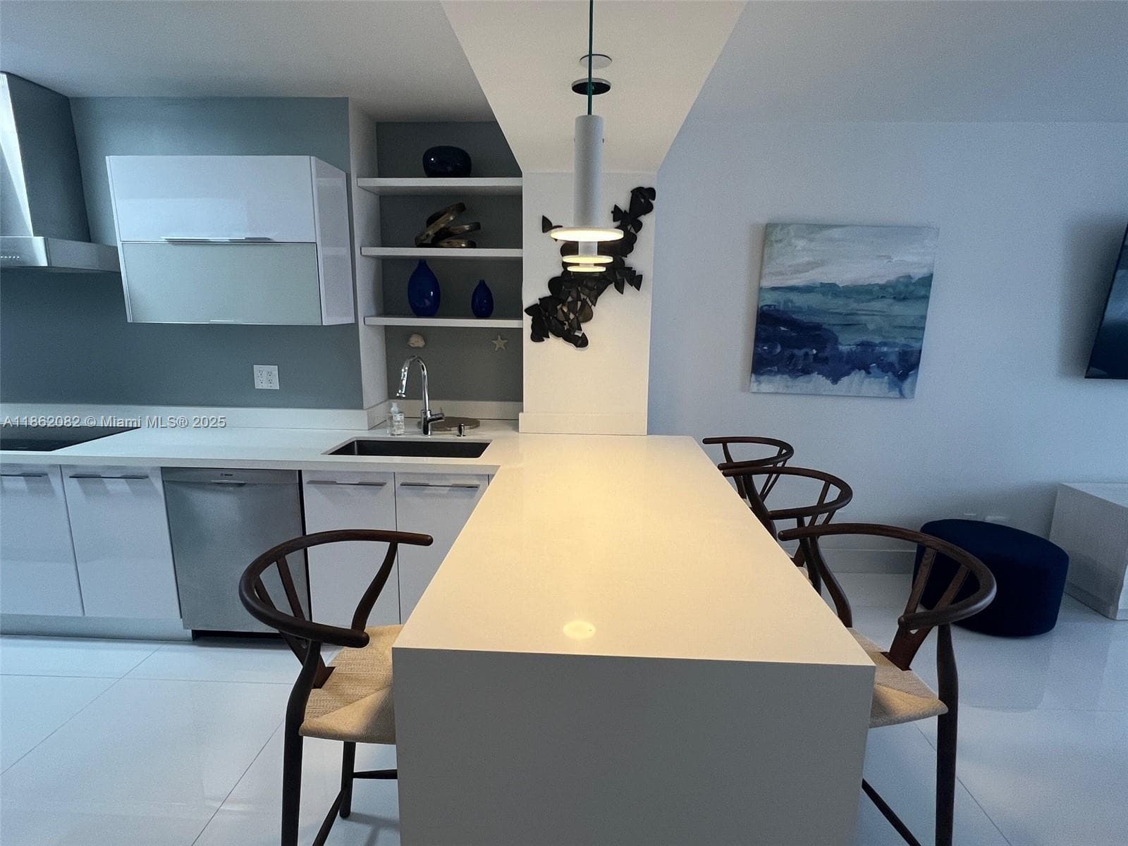 A11862082 — Miami Beach — 10