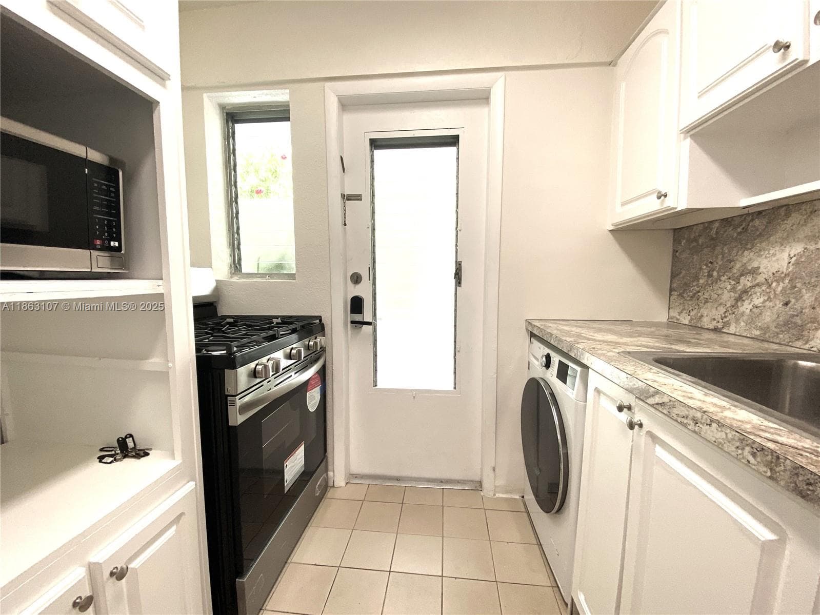 A11863107 — Miami Beach — 3