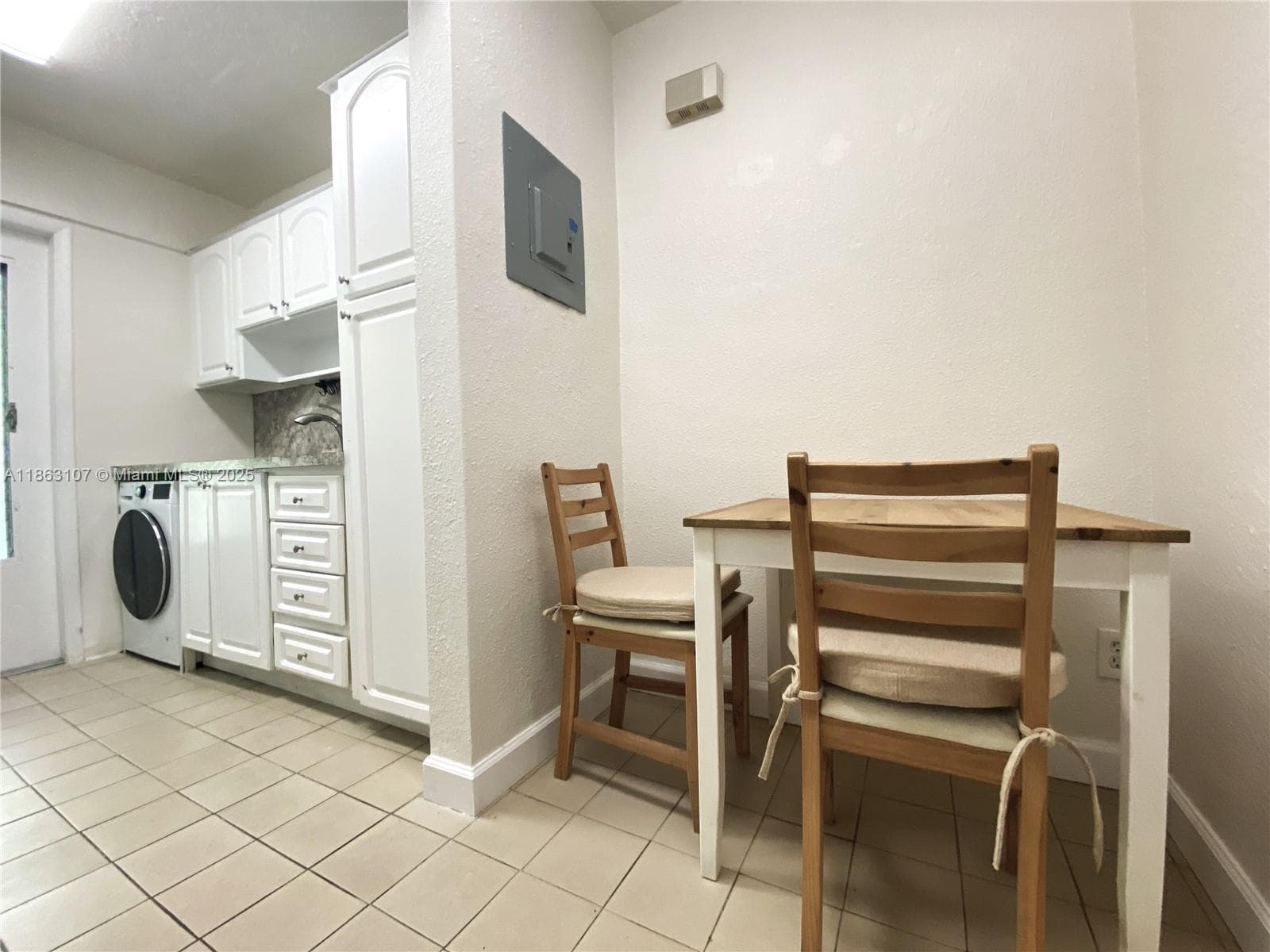 A11863107 — Miami Beach — 5