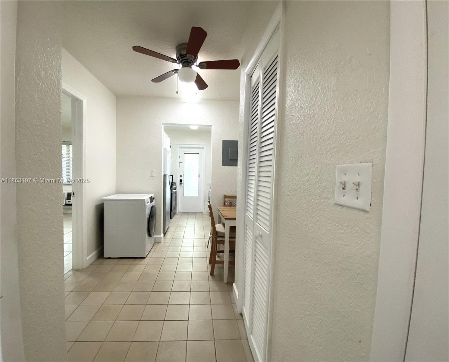 A11863107 — Miami Beach — 8