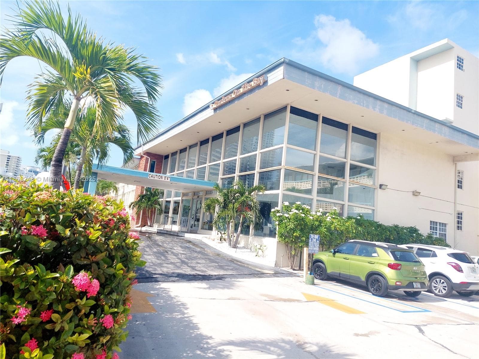 A11863248 — Miami Beach — 12