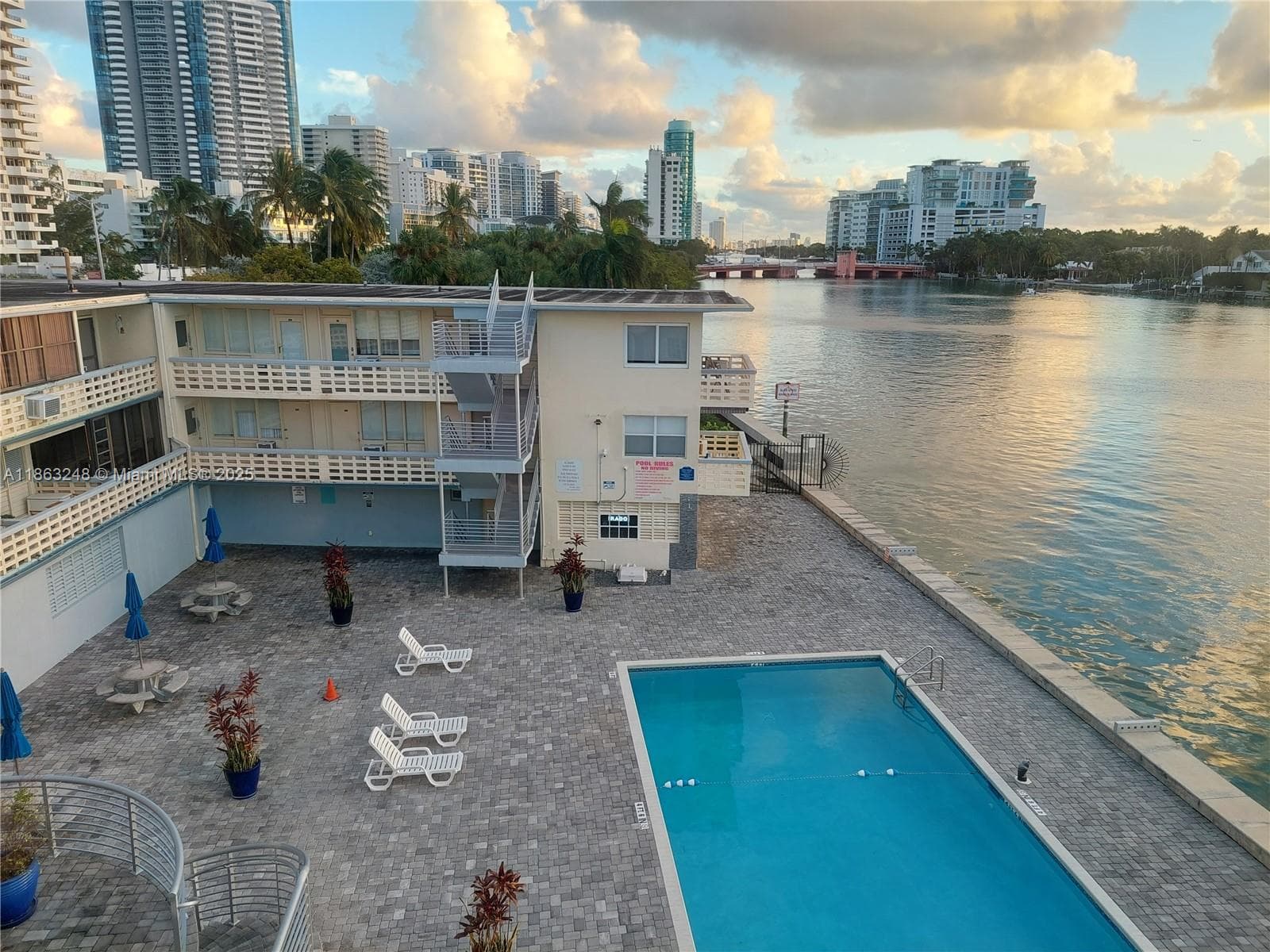 A11863248 — Miami Beach