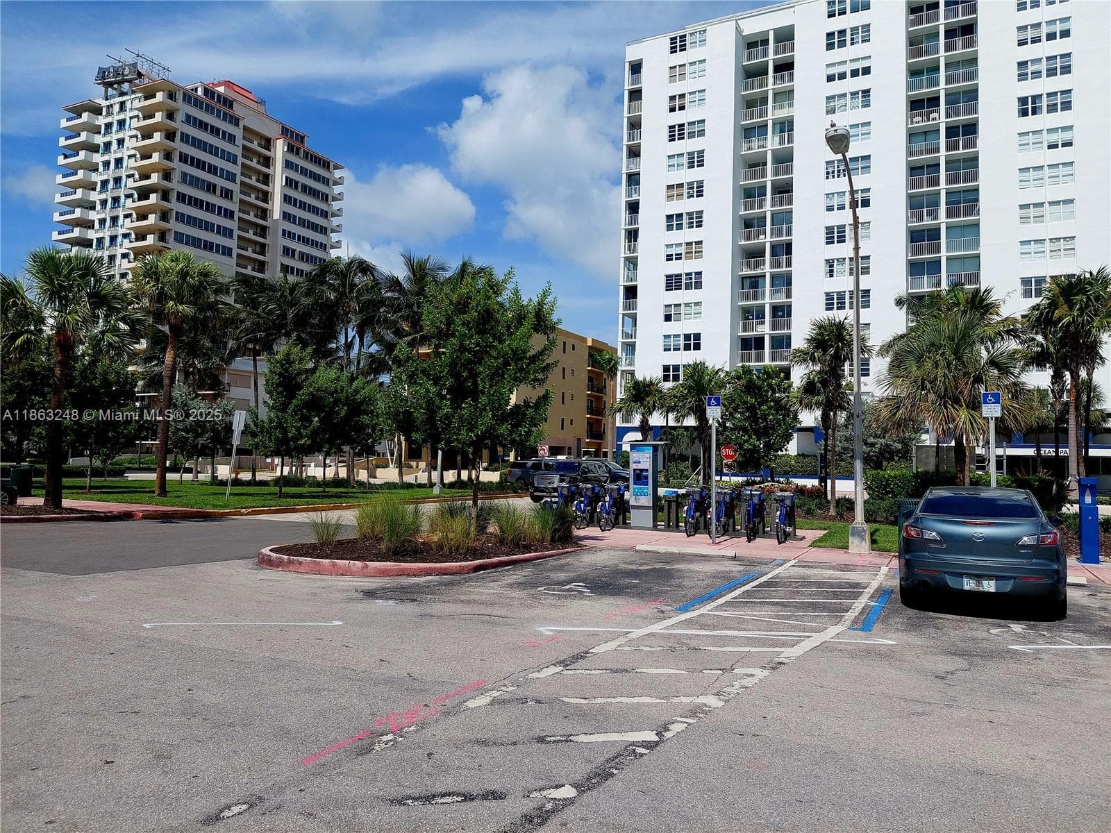 A11863248 — Miami Beach — 20