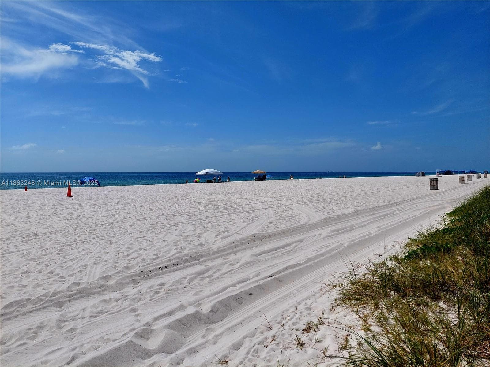 A11863248 — Miami Beach — 19