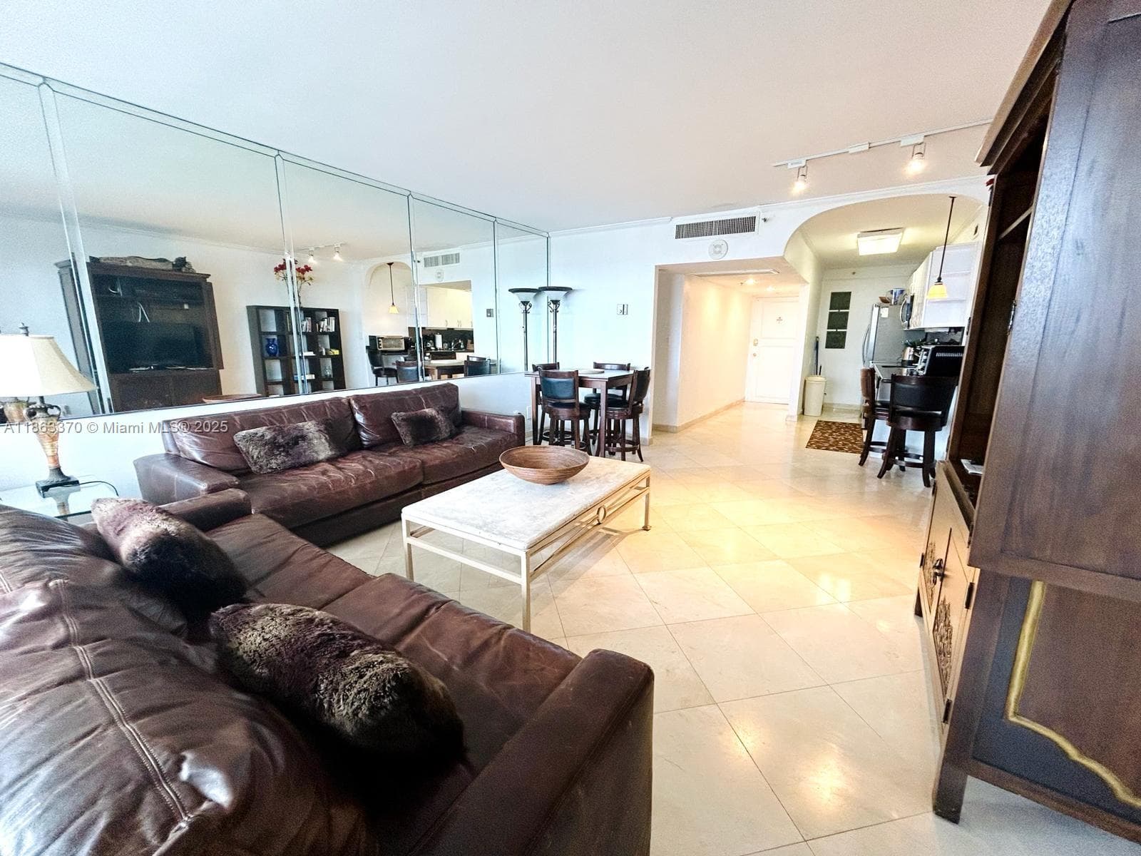 A11863370 — Miami Beach — 2