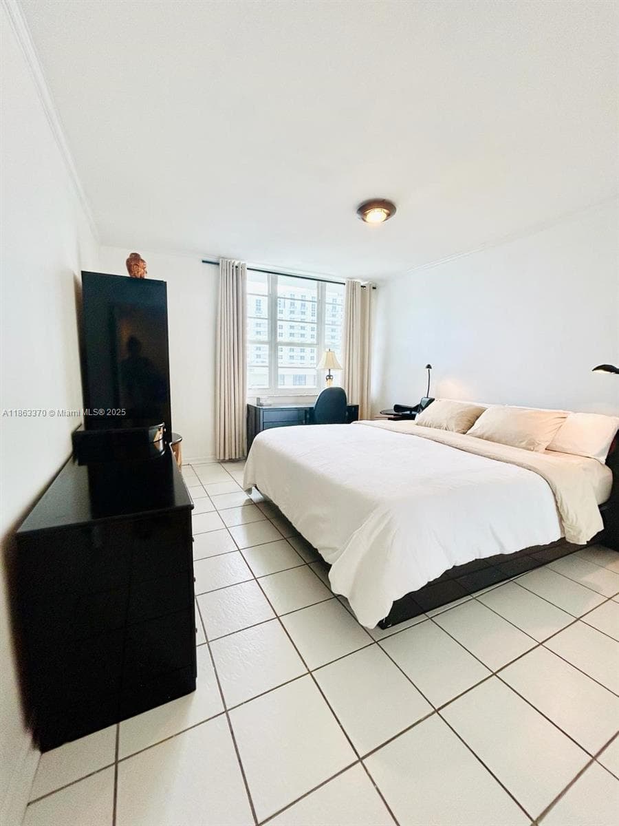 A11863370 — Miami Beach — 7