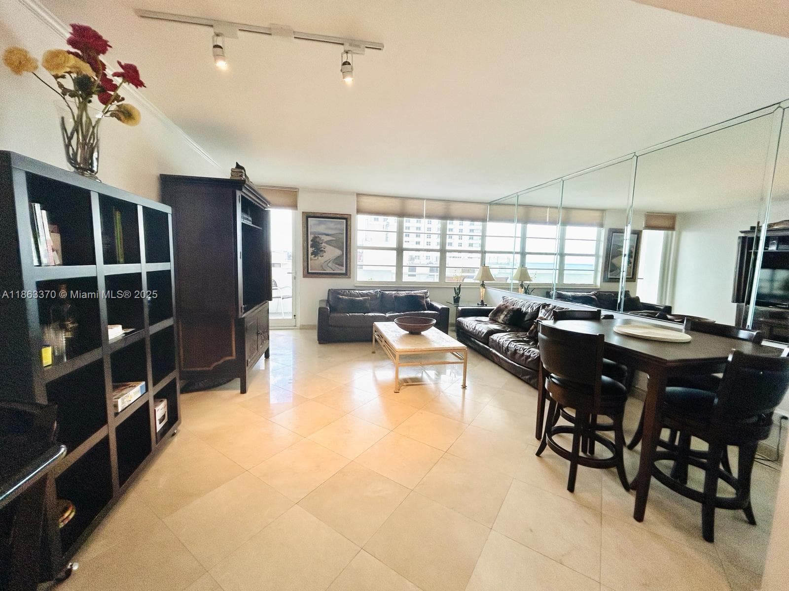A11863370 — Miami Beach