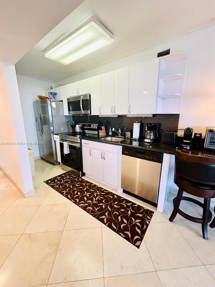 A11863370 — Miami Beach — 5
