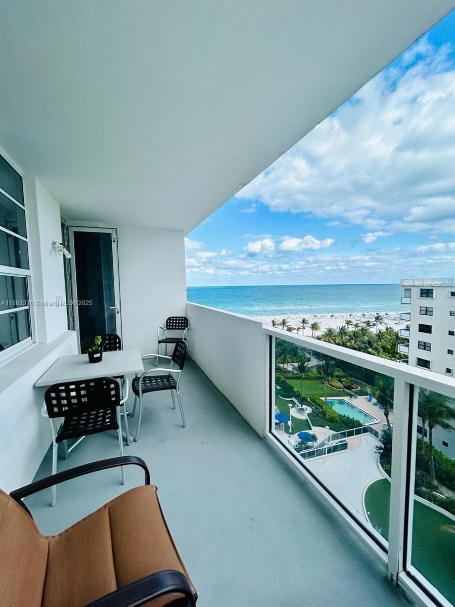 A11863370 — Miami Beach — 10