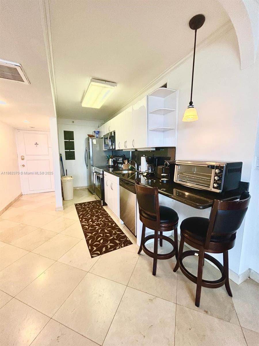 A11863370 — Miami Beach — 4