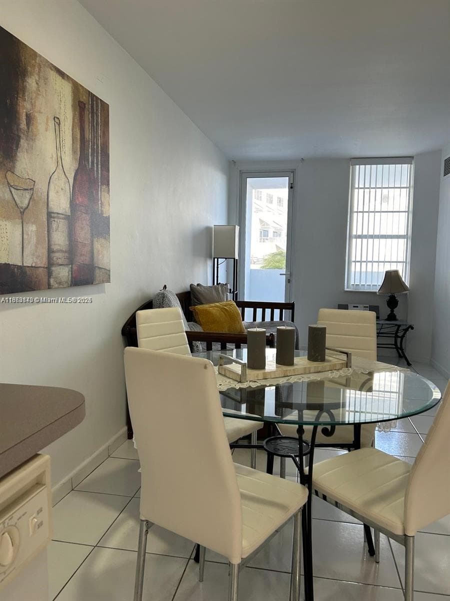 A11863840 — Miami Beach — 2
