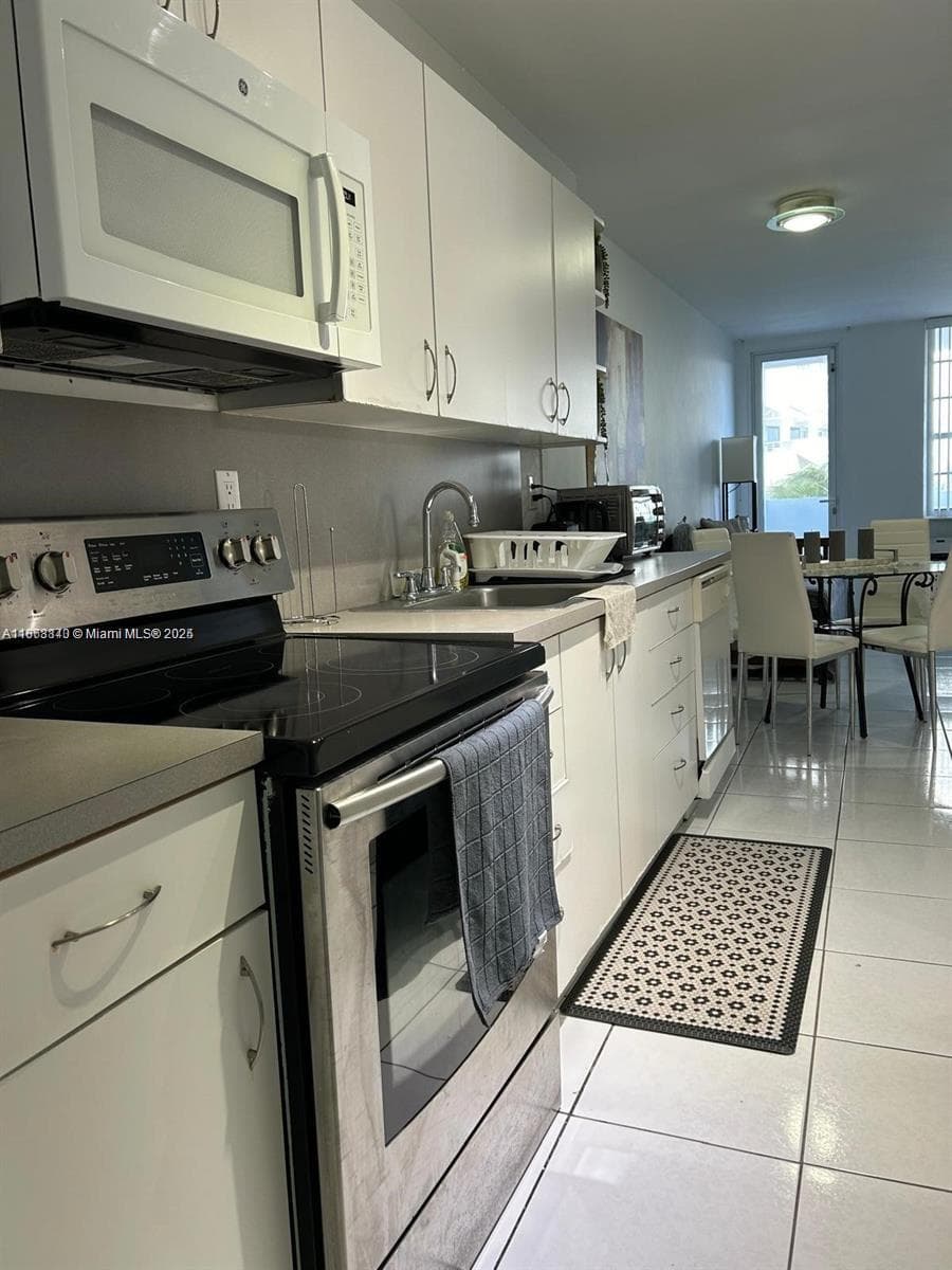 A11863840 — Miami Beach — 6