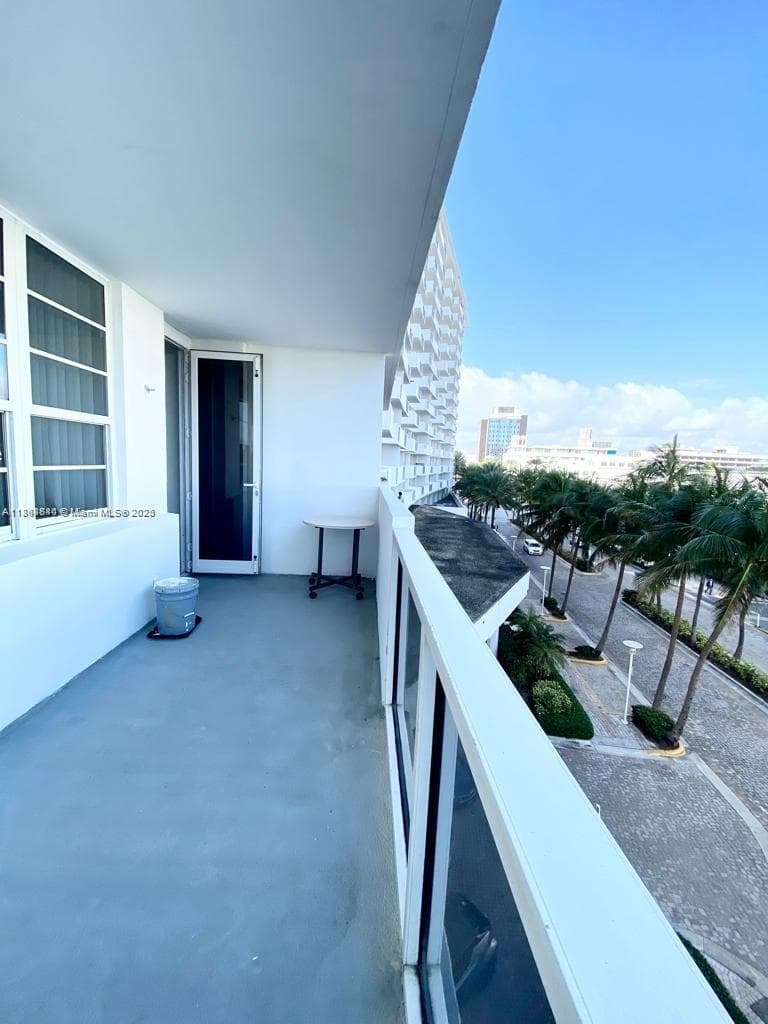 A11863840 — Miami Beach — 13