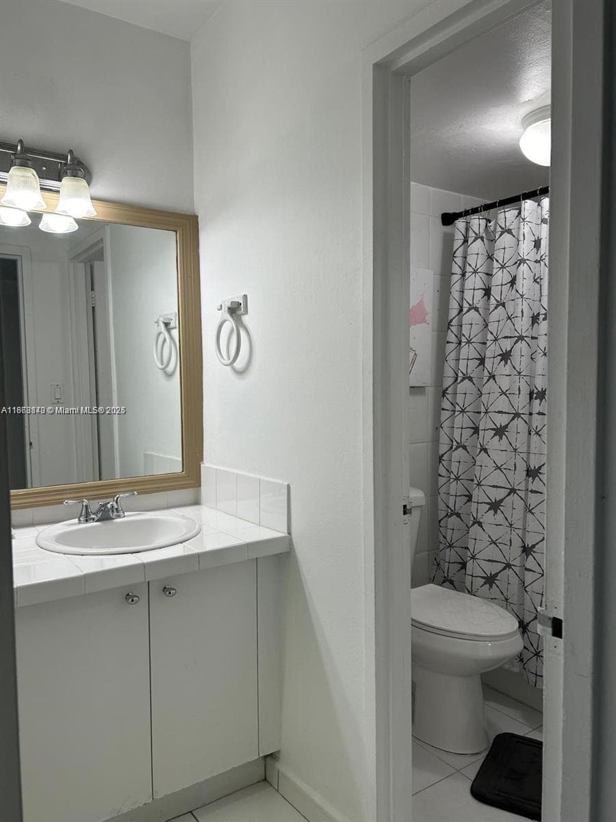 A11863840 — Miami Beach — 8