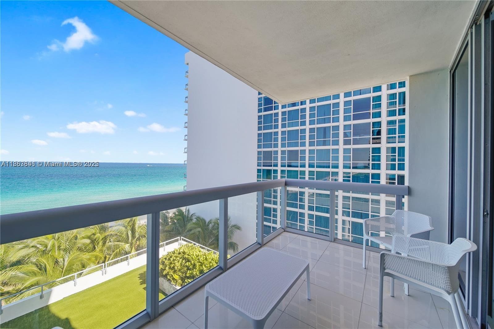 A11863846 — Miami Beach — 2