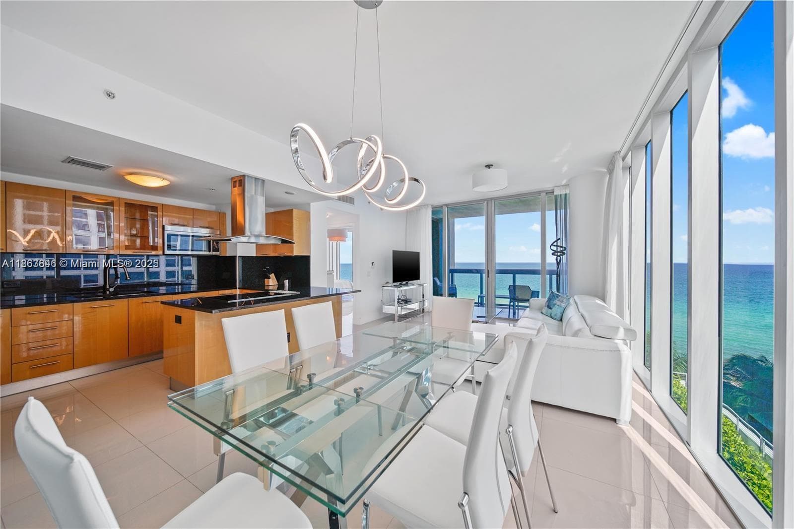 A11863846 — Miami Beach — 13