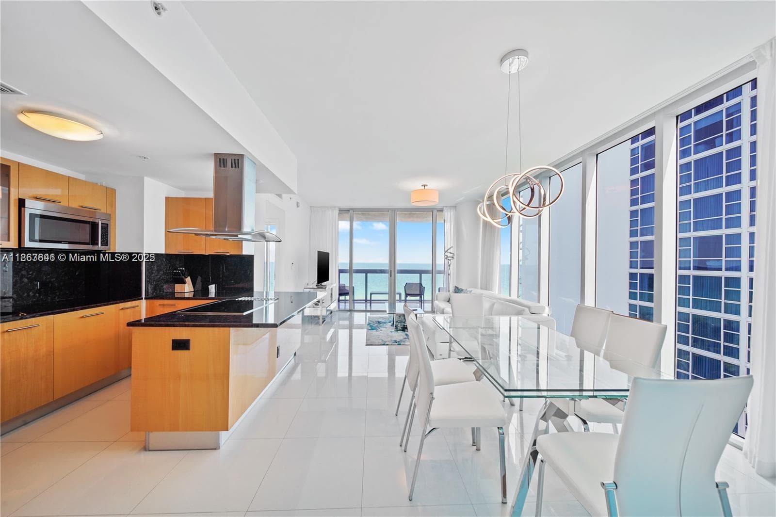 A11863846 — Miami Beach — 22