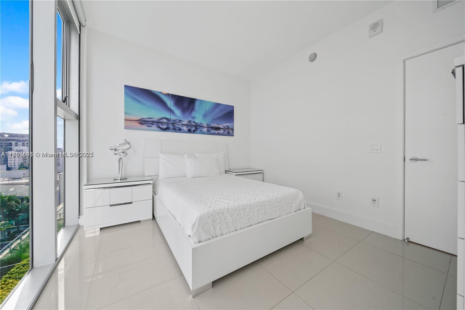 A11863846 — Miami Beach — 28