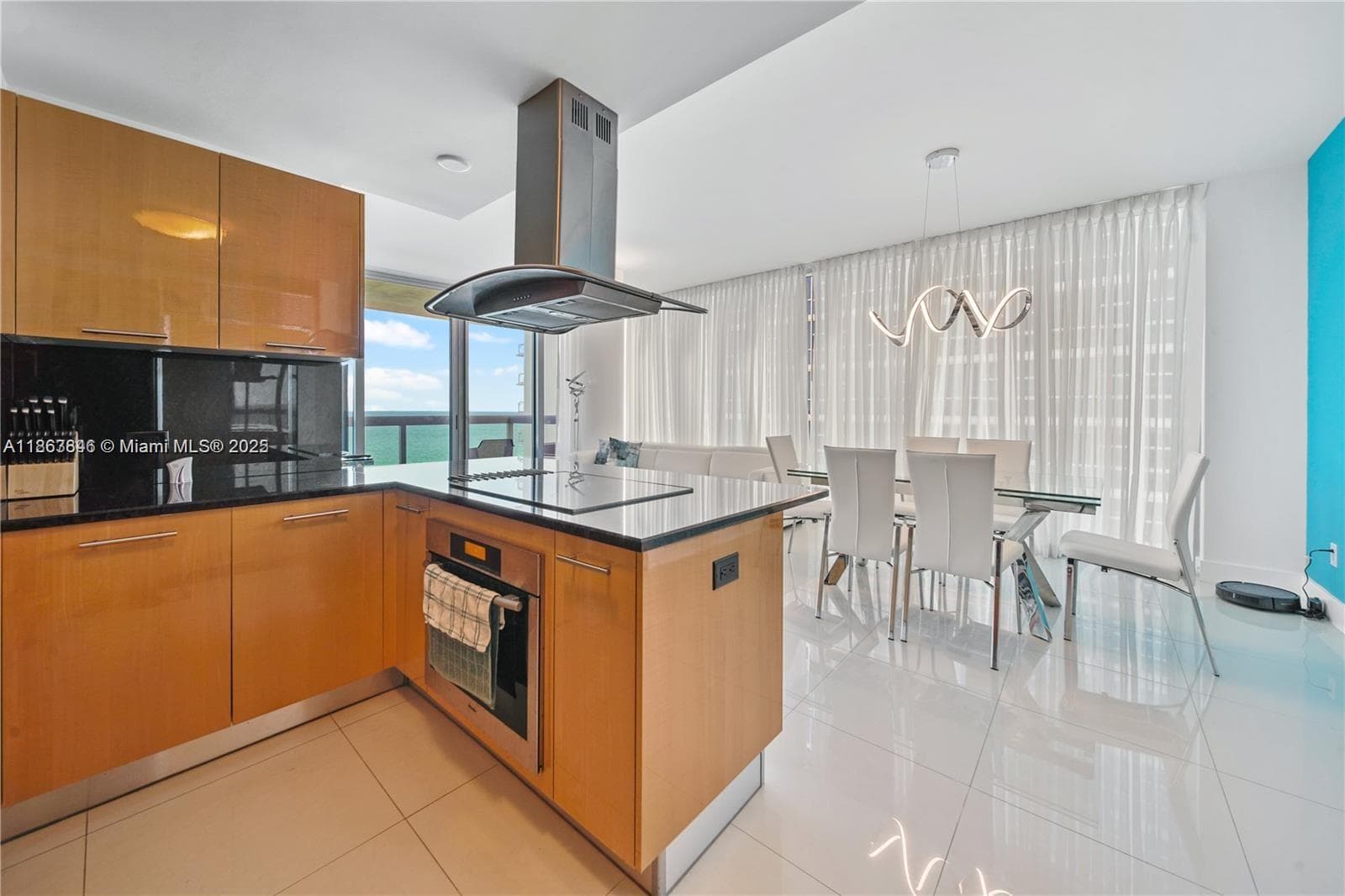 A11863846 — Miami Beach — 15