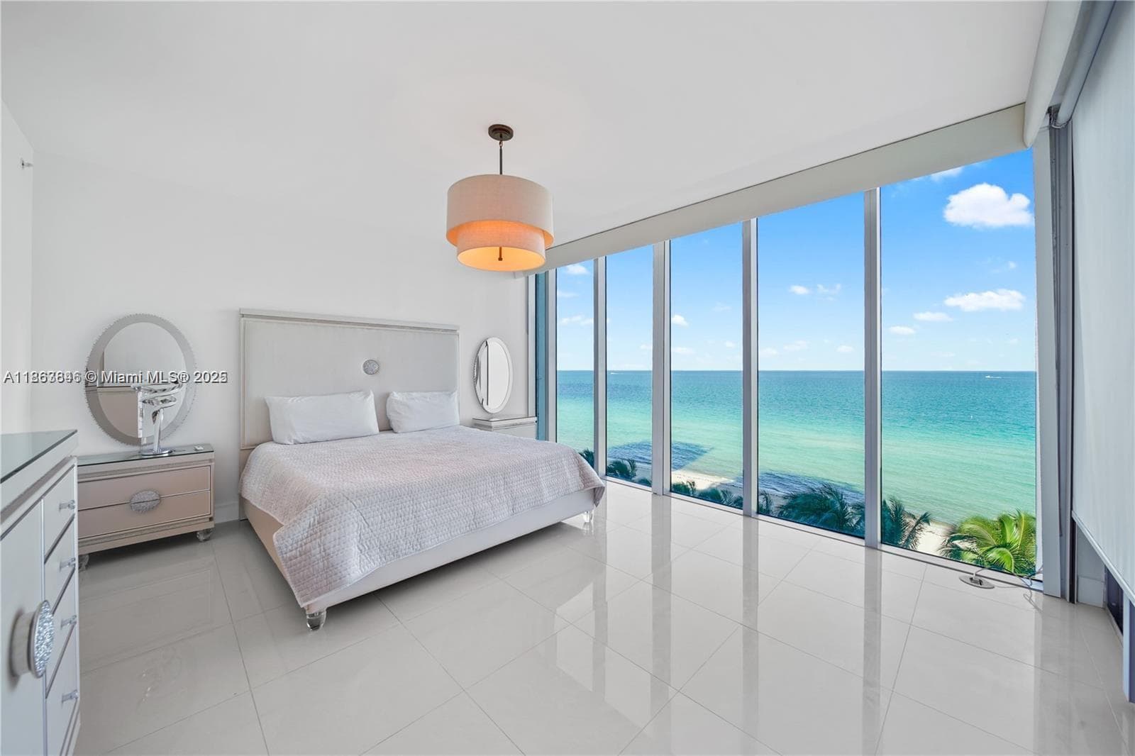A11863846 — Miami Beach — 19