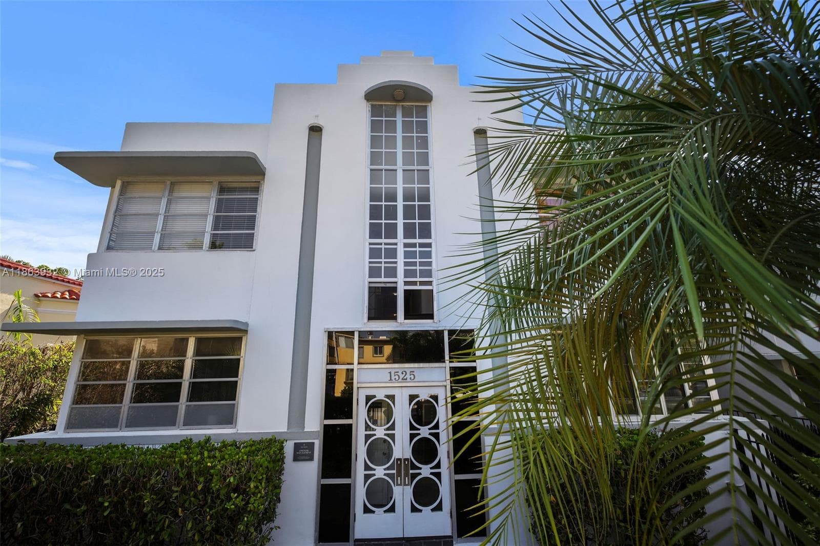 A11863932 — Miami Beach — 20