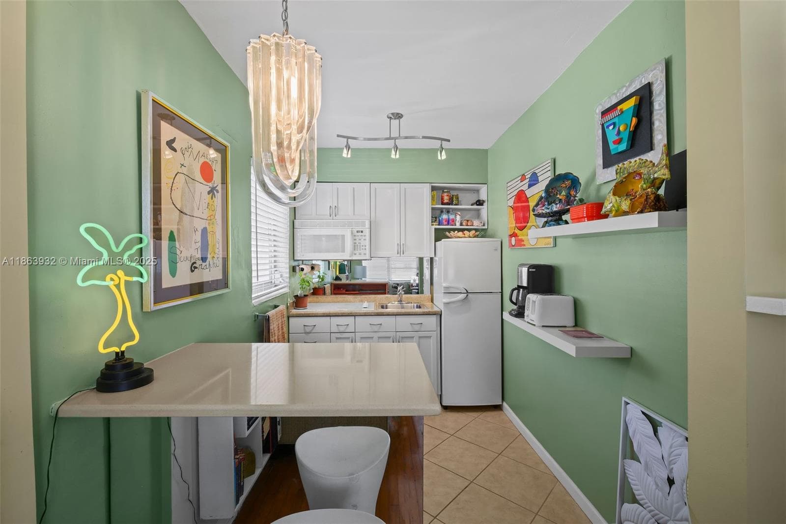 A11863932 — Miami Beach — 9
