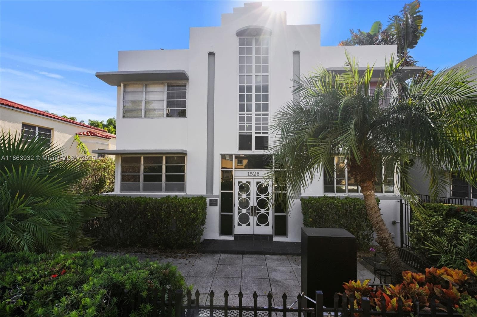 A11863932 — Miami Beach — 18