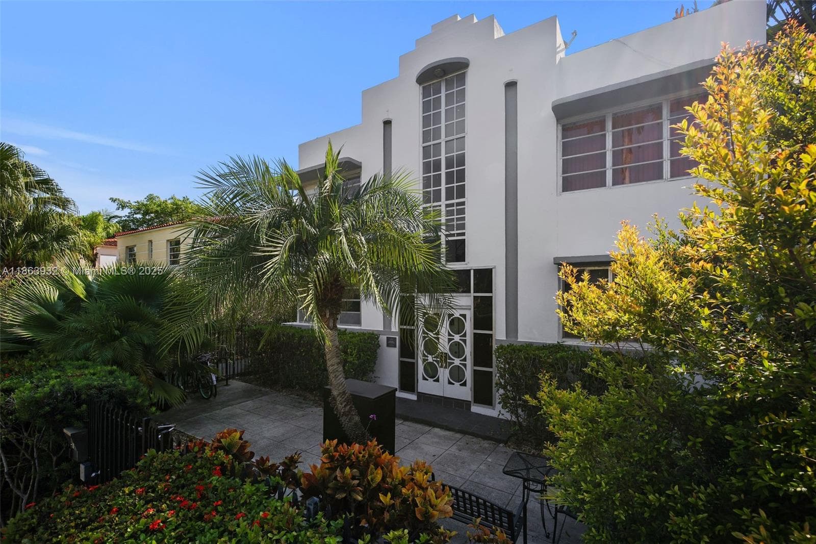 A11863932 — Miami Beach — 19