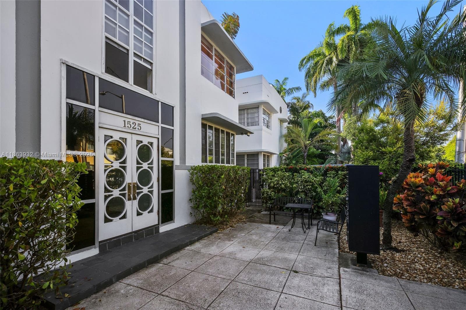 A11863932 — Miami Beach — 21