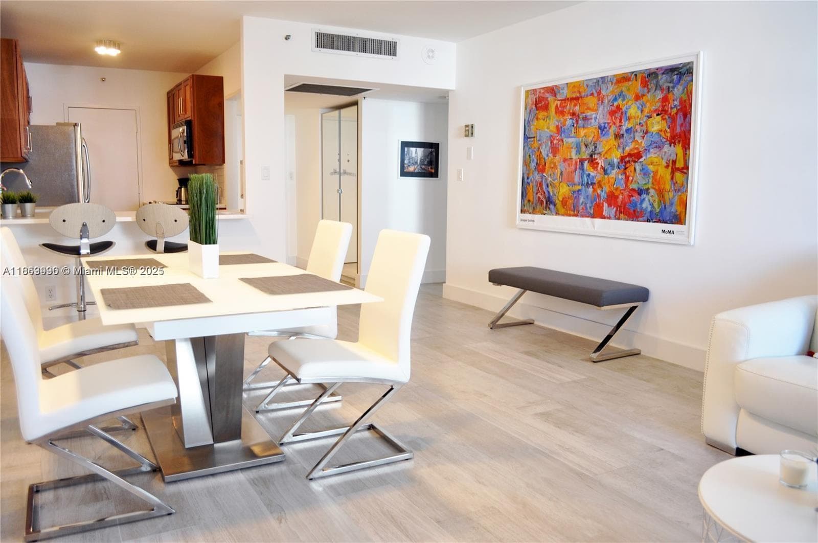 A11863990 — Miami Beach — 9