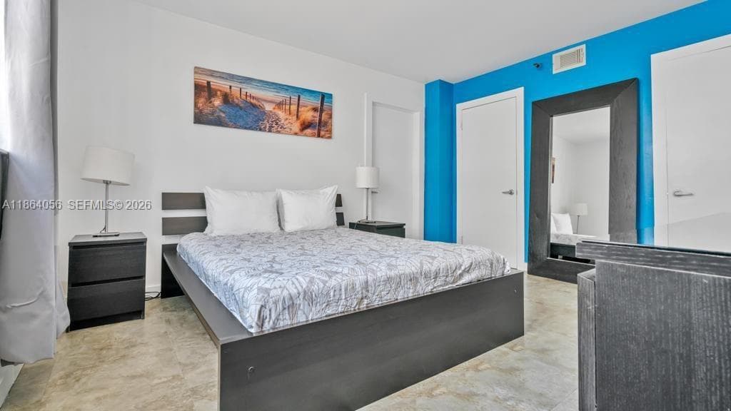A11864056 — Miami Beach — 10
