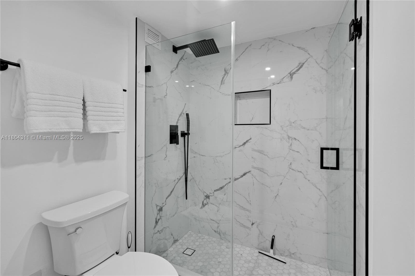 A11864311 — Miami Beach — 15
