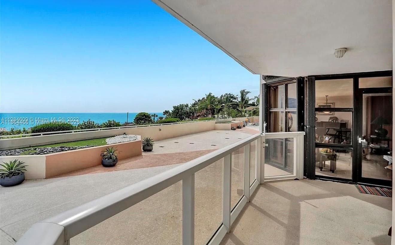 A11864466 — Miami Beach — 2