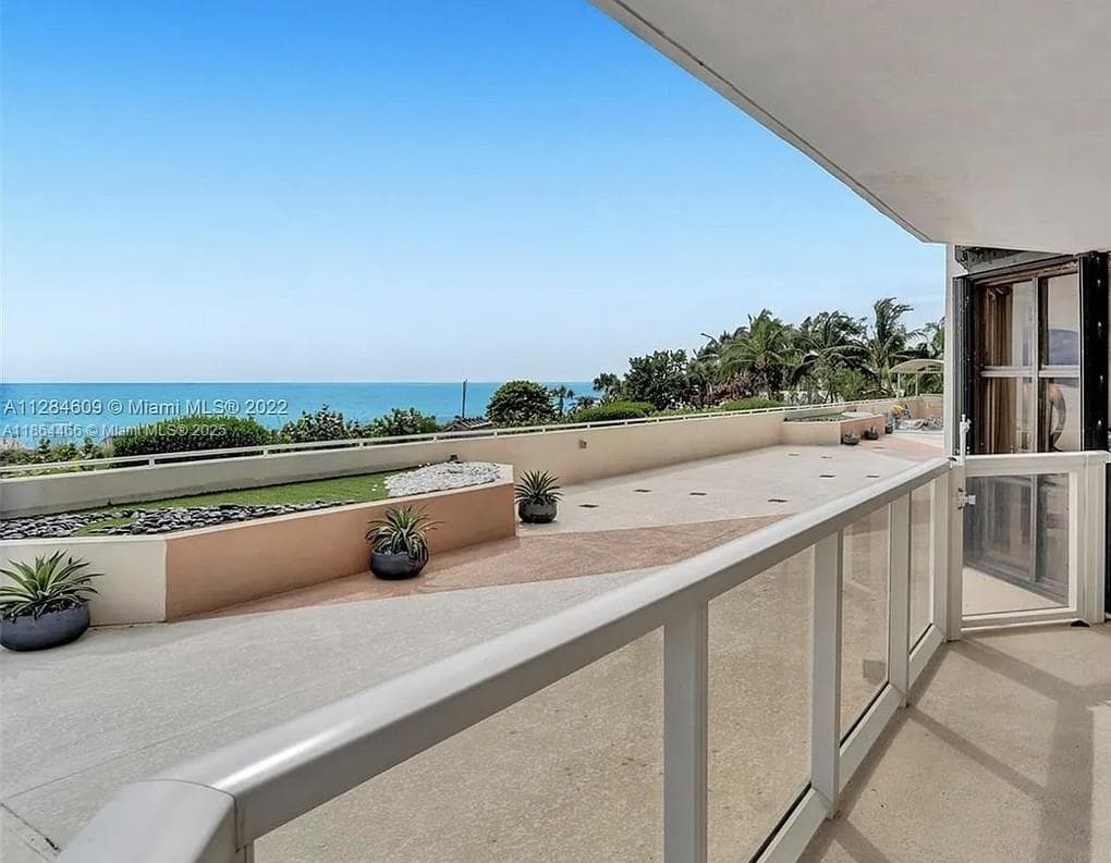 A11864466 — Miami Beach