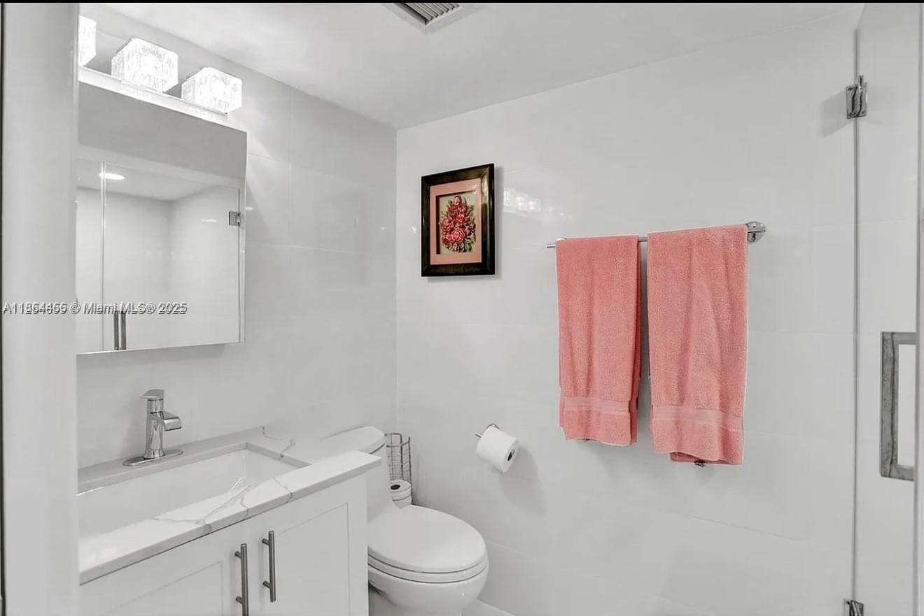 A11864466 — Miami Beach — 14