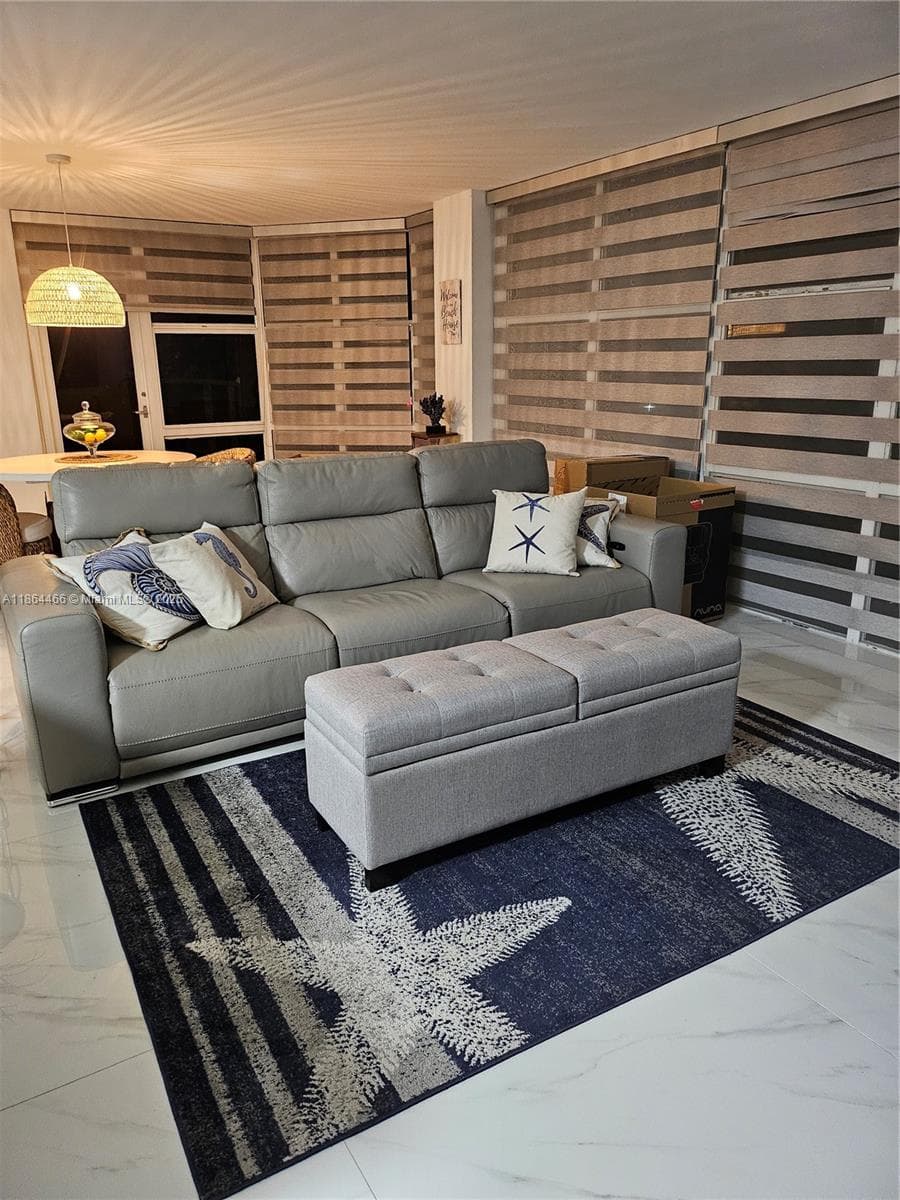 A11864466 — Miami Beach — 8