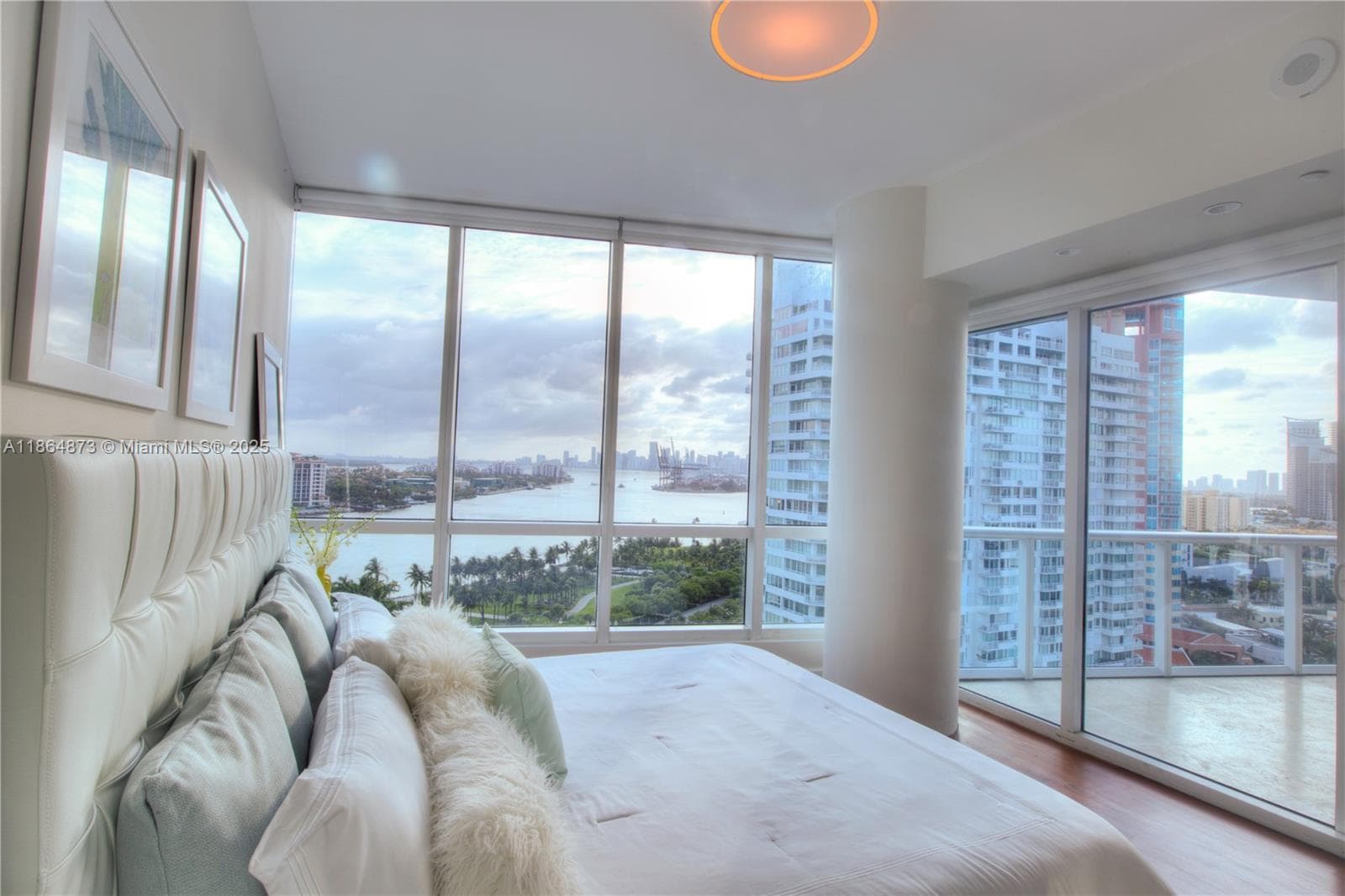 A11864873 — Miami Beach — 10