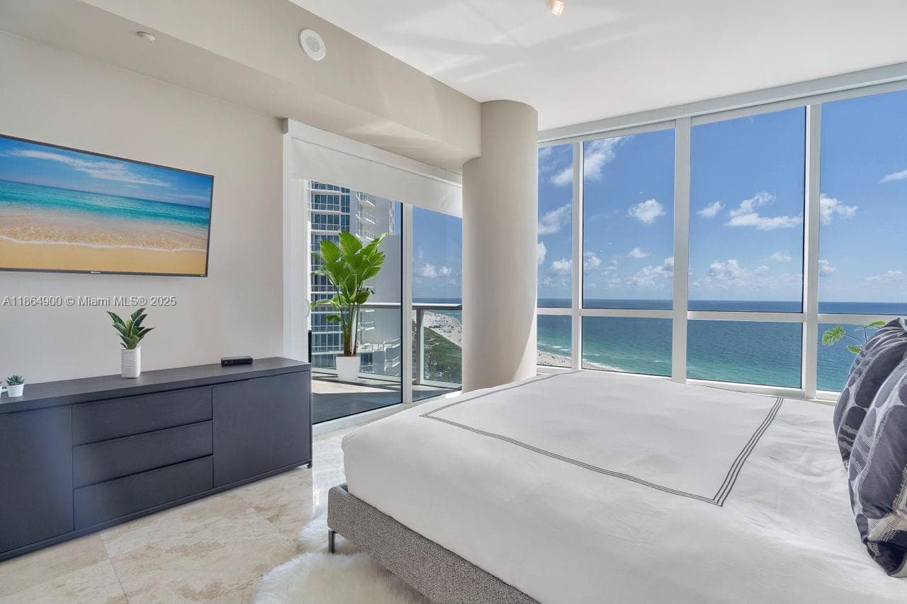 A11864900 — Miami Beach — 27