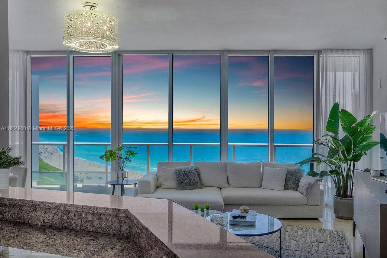 A11864900 — Miami Beach — 2