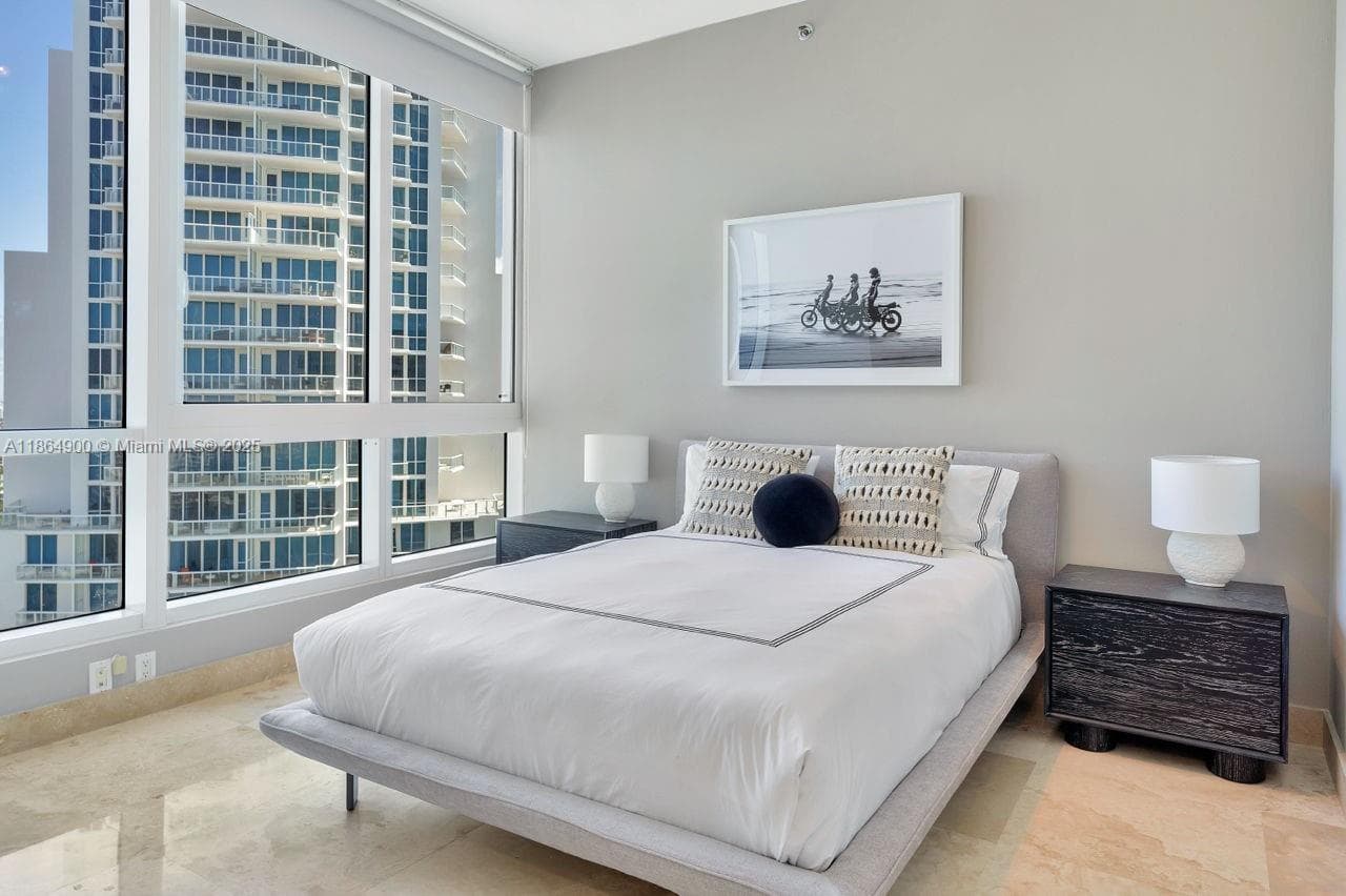 A11864900 — Miami Beach — 20