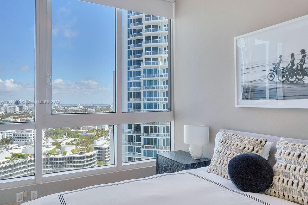 A11864900 — Miami Beach — 19