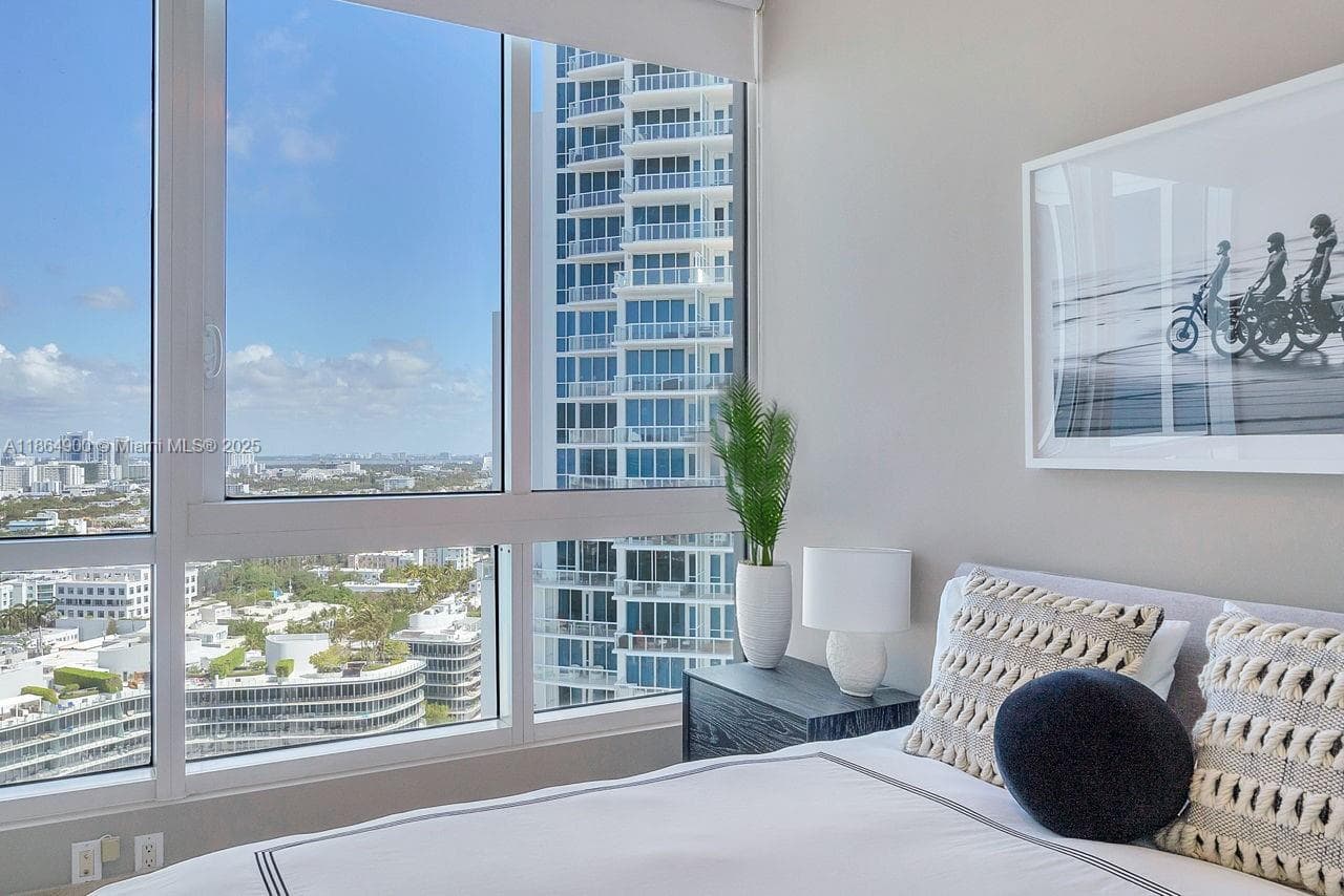 A11864900 — Miami Beach — 29